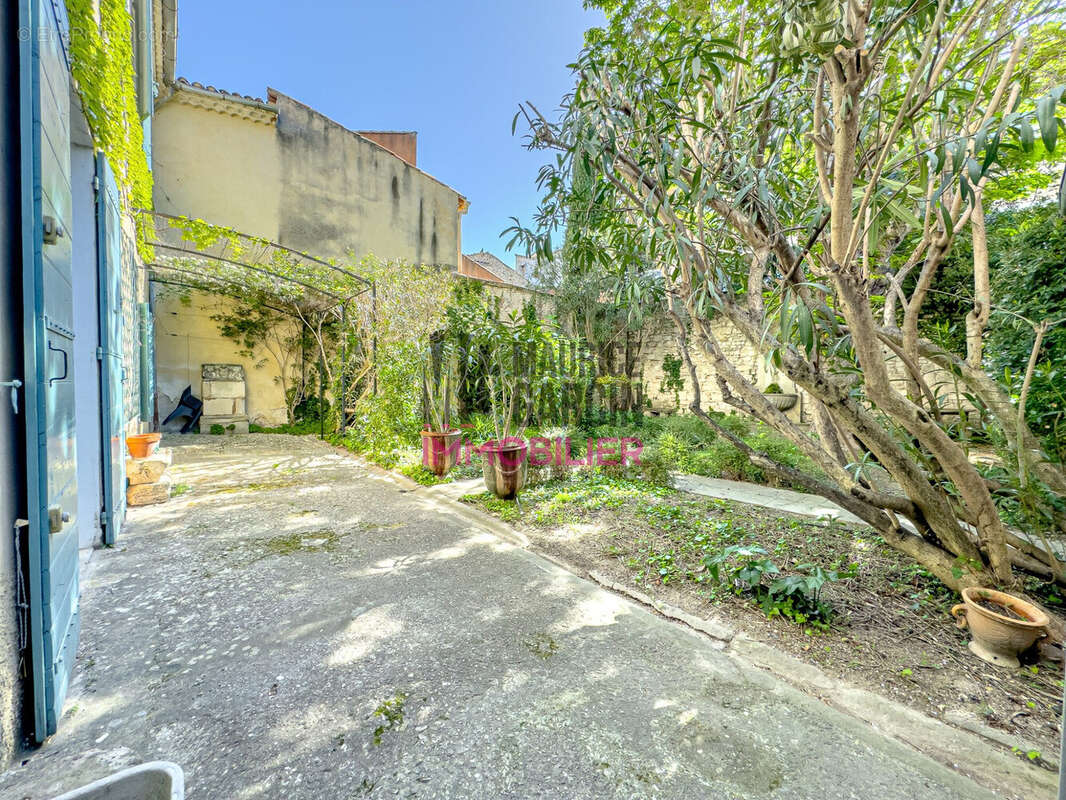 Maison à PERNES-LES-FONTAINES