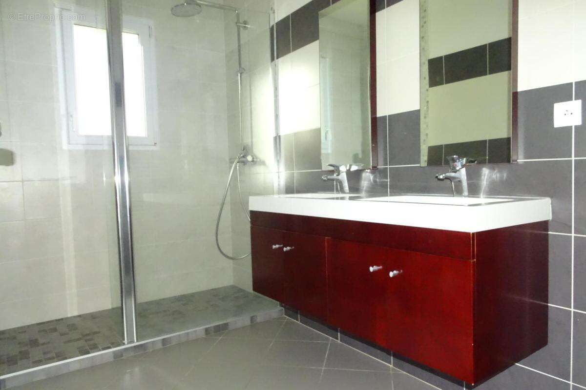 Maison à LE VIVIER-SUR-MER