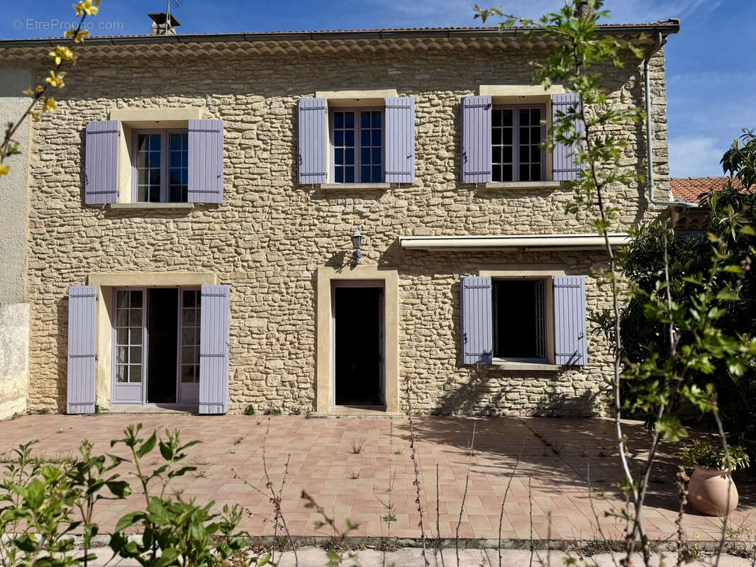 Maison à L'ISLE-SUR-LA-SORGUE