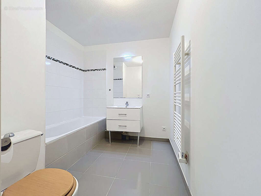 Vends appartement 3 pièces avec Terrasse + BOX  Secteur CHATEAU GOMBERT - photo 12
