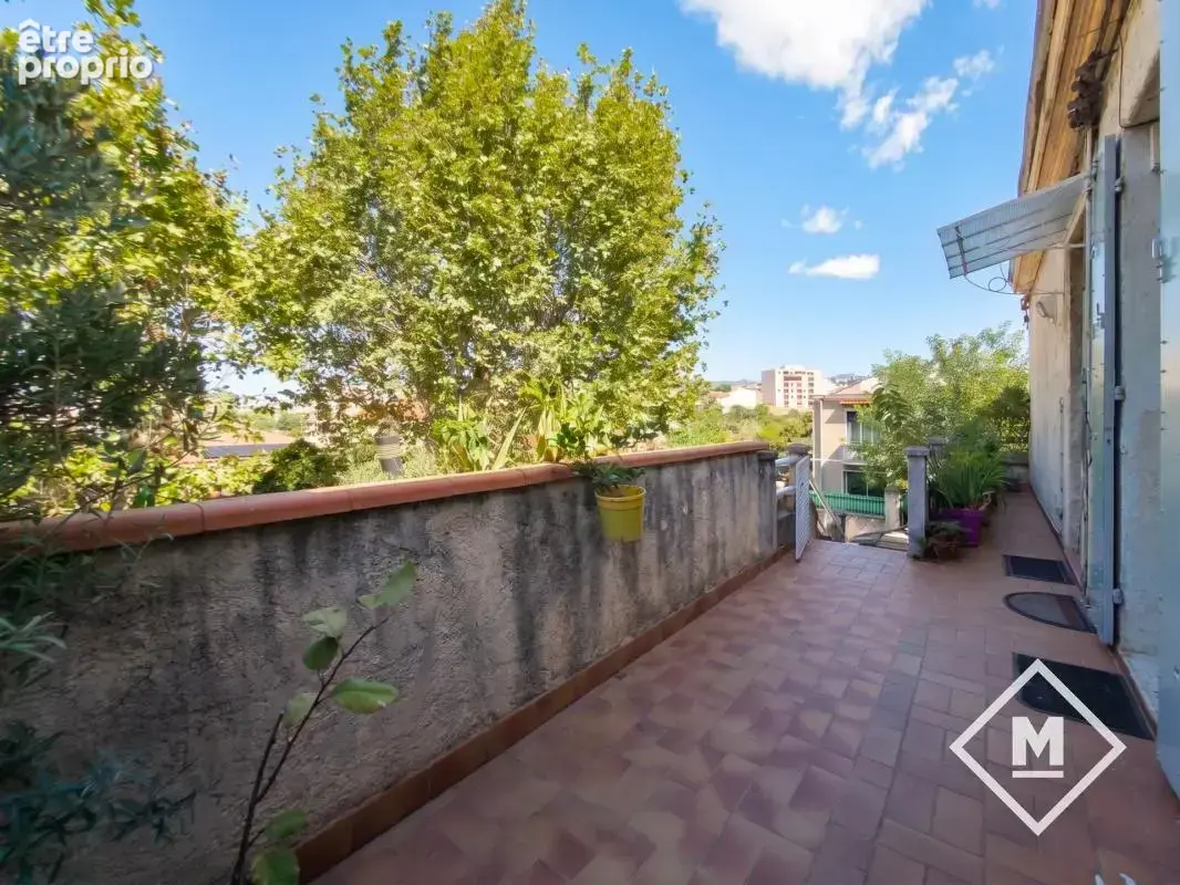 Exclusivité Vente bel appartement type 5 de 115 m2 lumineux en dernier étage avec terrasse et garage 13004 Marseille - photo 3