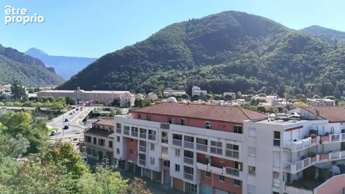 DIGNE-LES-BAINS (04) – Maison bourgeoise rénovée – 2 logements indépendants - photo 2