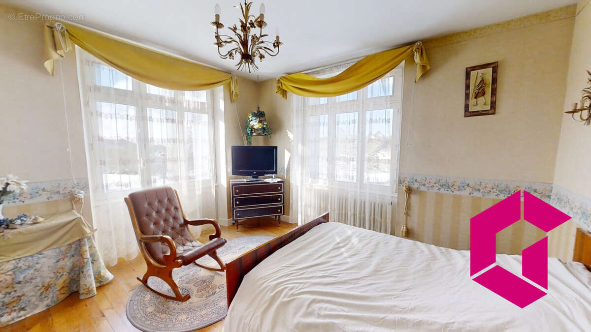 Maison à LE BRUGERON