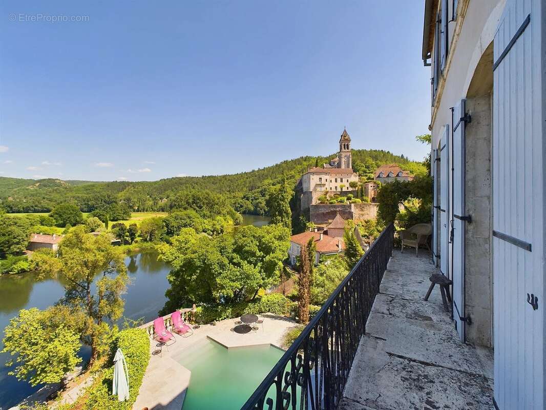 Une propriété exceptionnelle avec piscine et une vue imprenable - photo 3