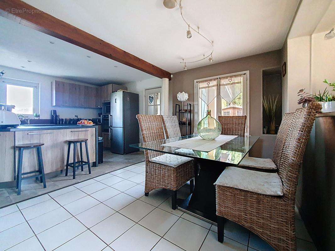 Maison à SAINT-PIERRE-DE-CHANDIEU