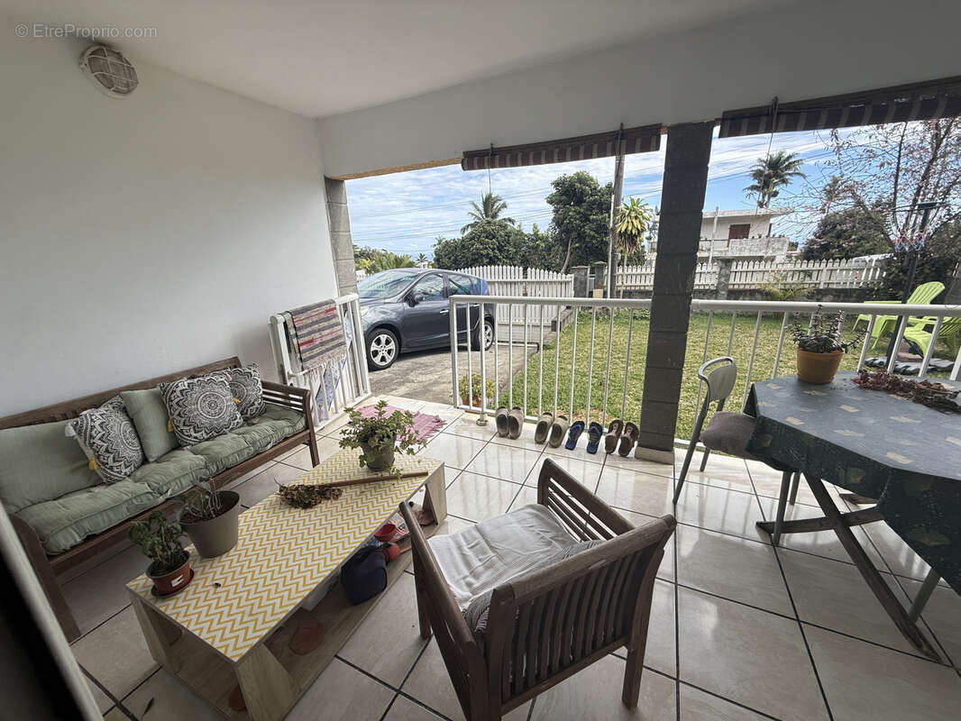 À vendre   appartement f3/4 de 98 m2 avec jardin à la saline les hauts  vendu loué - photo 9