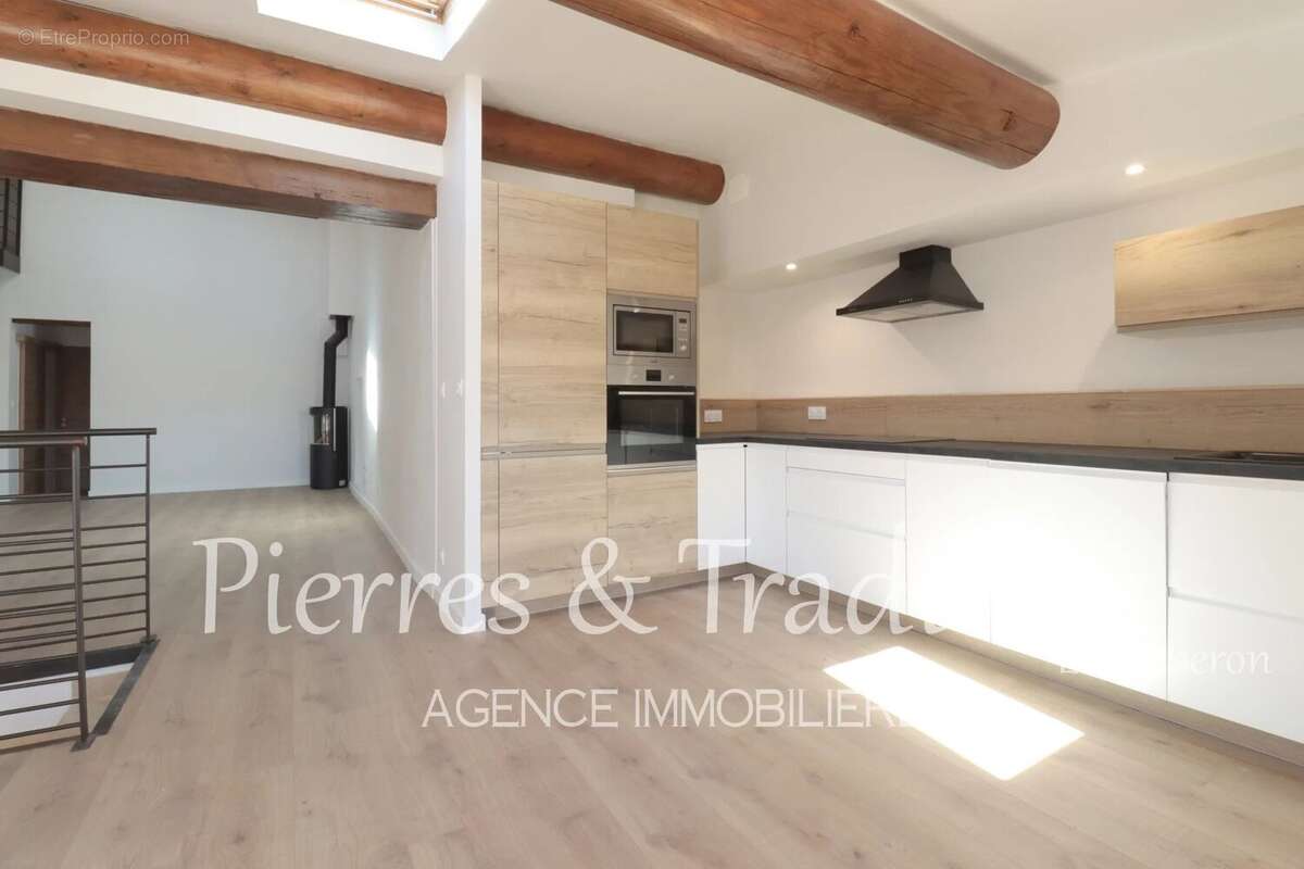 Maison à ROUSSILLON