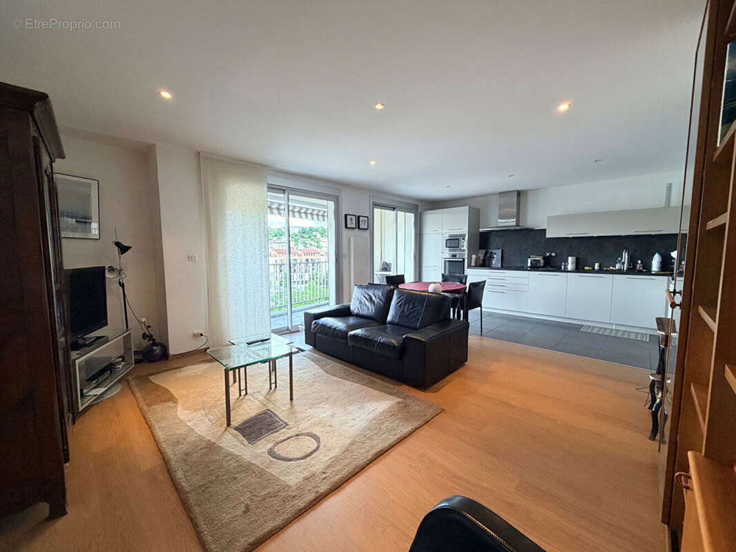 Aurillac secteur Gravier Appartement T3 77 m² avec garage - photo 3