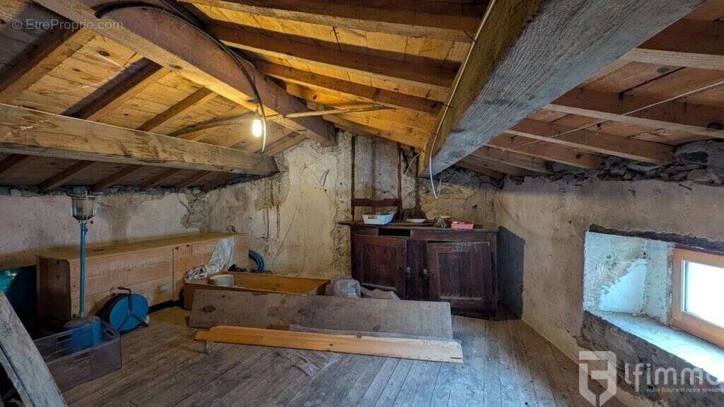Maison en Pierre de 85 m² avec Charme et Potentiel - photo 11