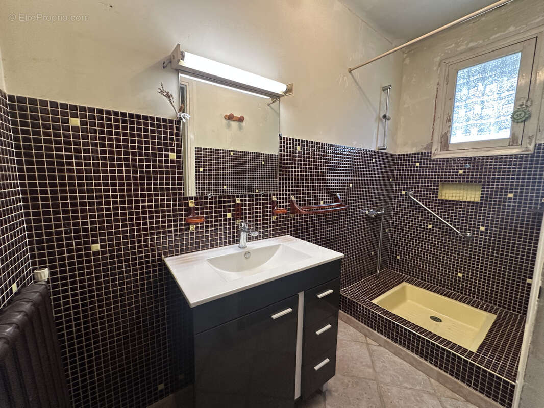 Maison à SAINT-LAURENT-DU-VAR