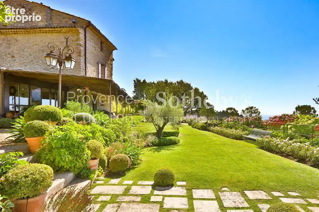 Bastide de Prestige avec piscine et terrain de 104 hectares en Provence - photo 18