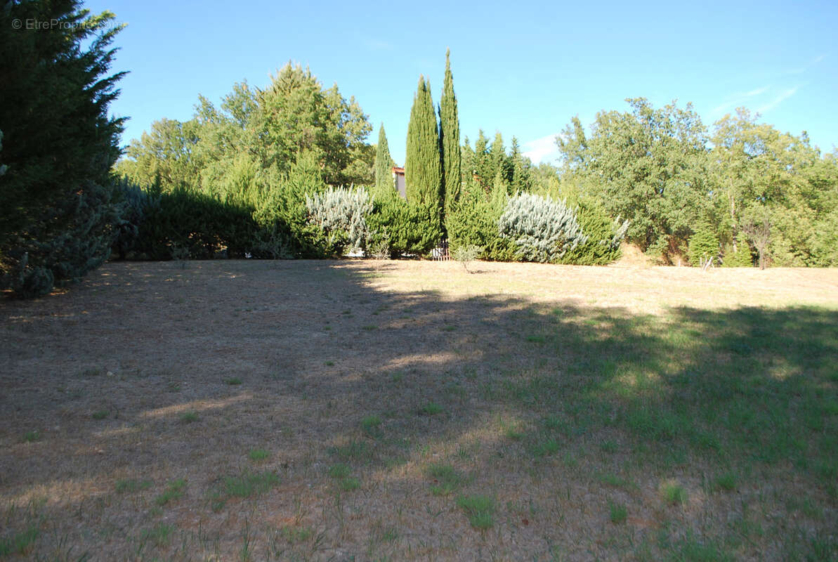 Terrain à VILLECROZE