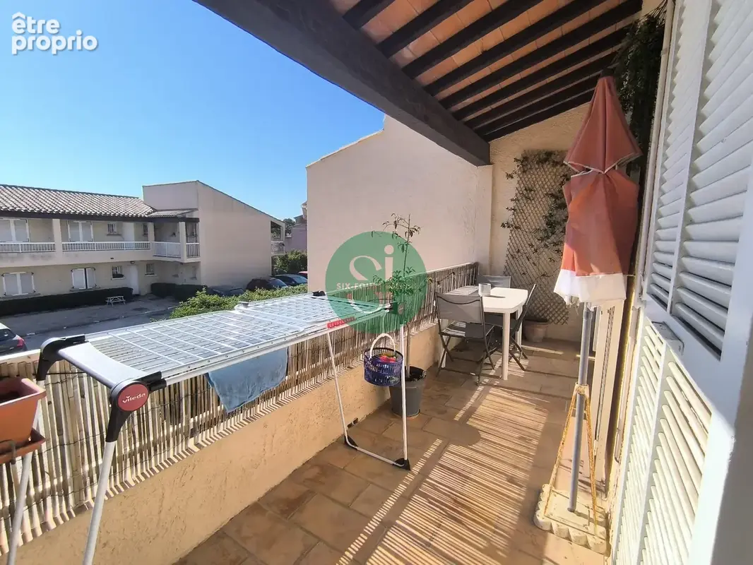 Six fours - t2 traversant avec balcon - photo 6