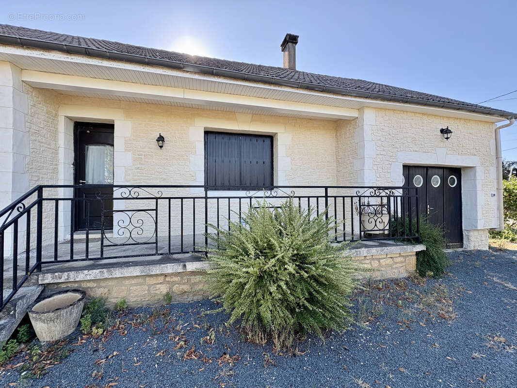 Maison à TERRASSON-LAVILLEDIEU