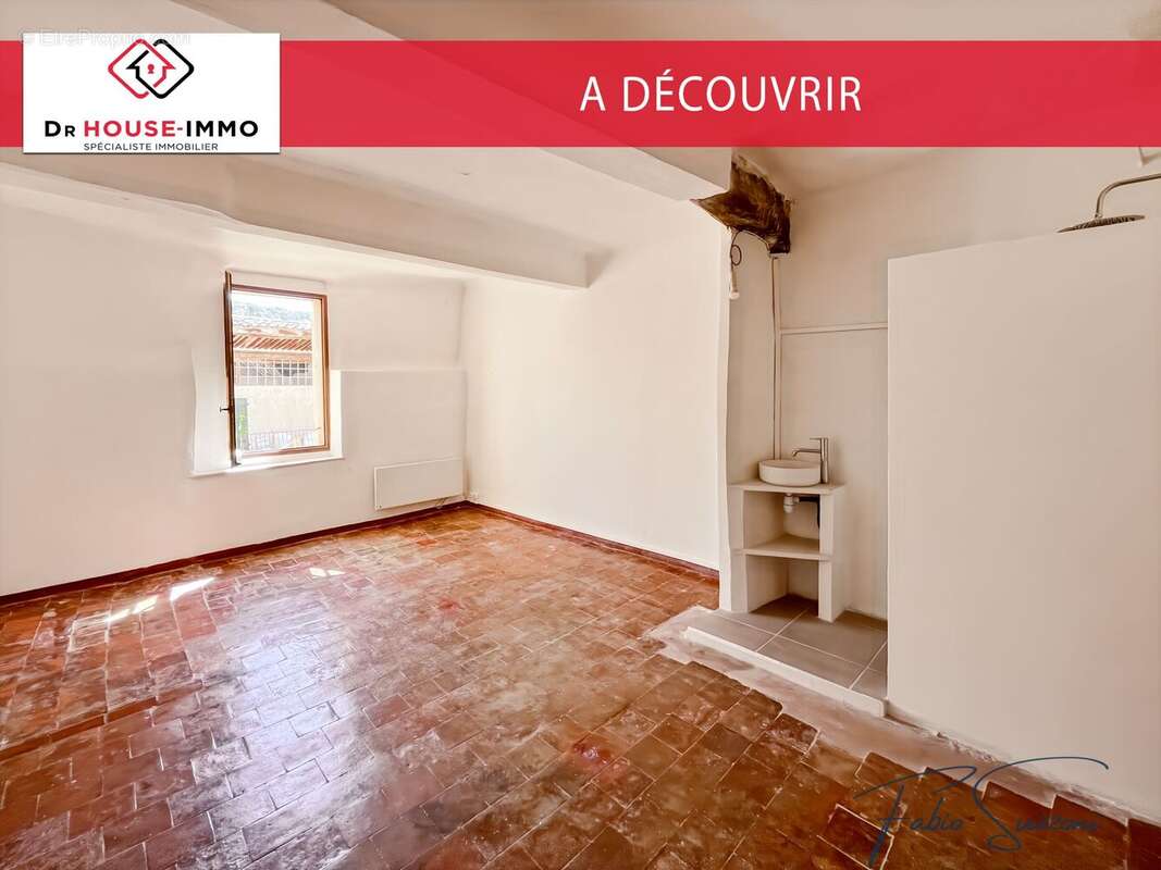 Appartement à COTIGNAC