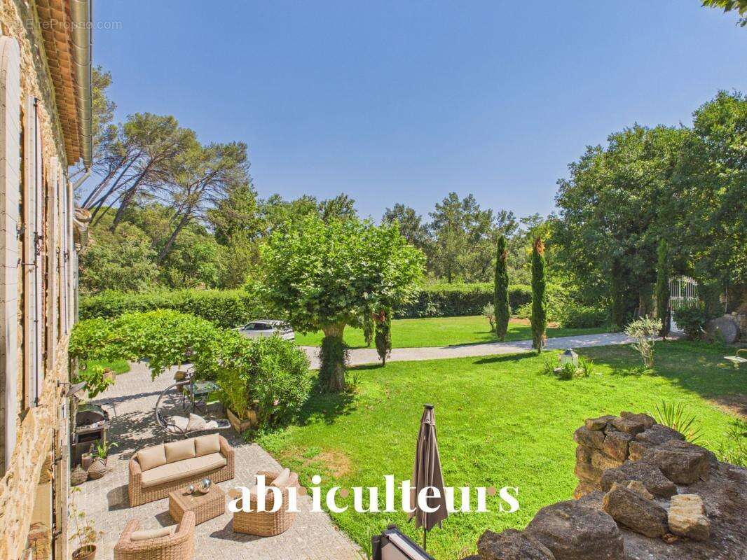 Mas provençal rénové de 249 m² avec dépendance – Grans - photo 23