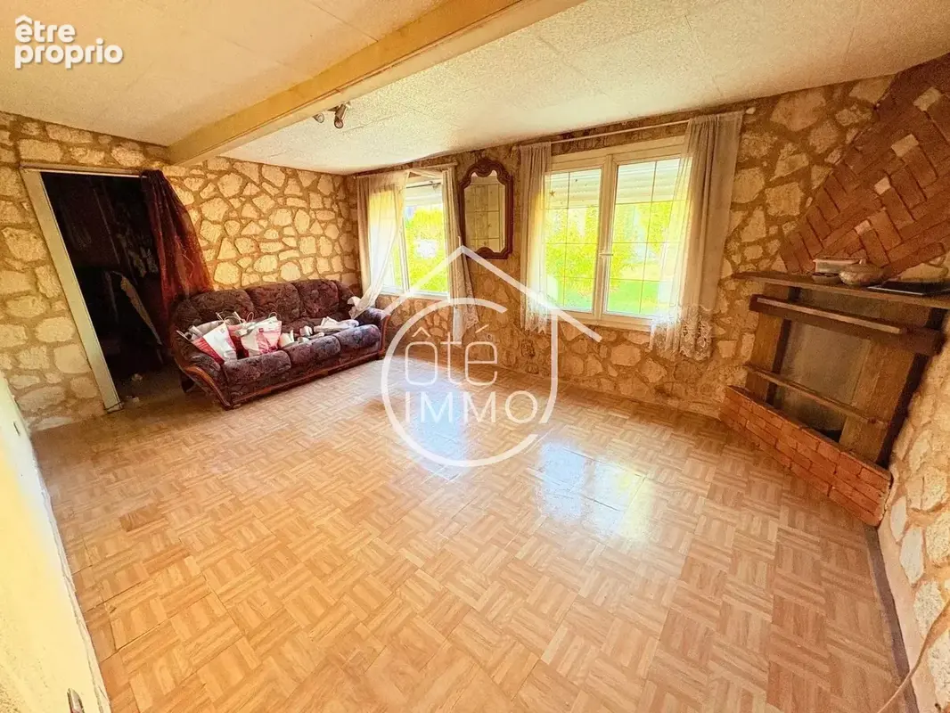 PRIGONRIEUX : Maison 14 pièces de 253m² avec jardin - photo 5