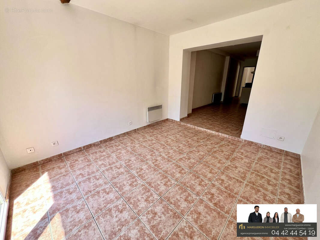 Appartement à ENSUES-LA-REDONNE