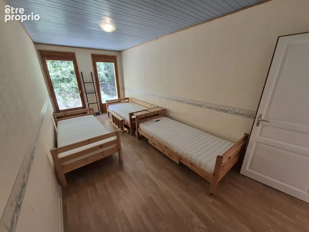 Maison d'architecte de 200 m2 édifiée sur un terrain de 1793 m2 - photo 15