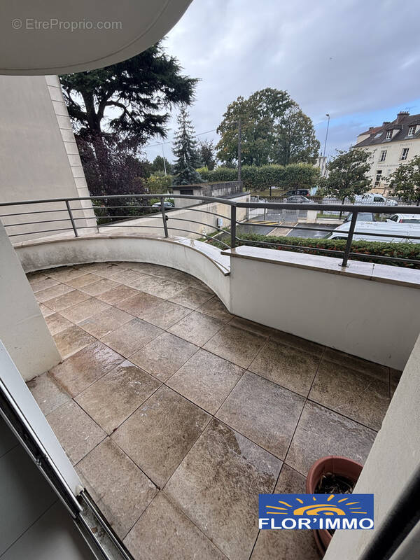 Appartement à SAINTE-GENEVIEVE-DES-BOIS