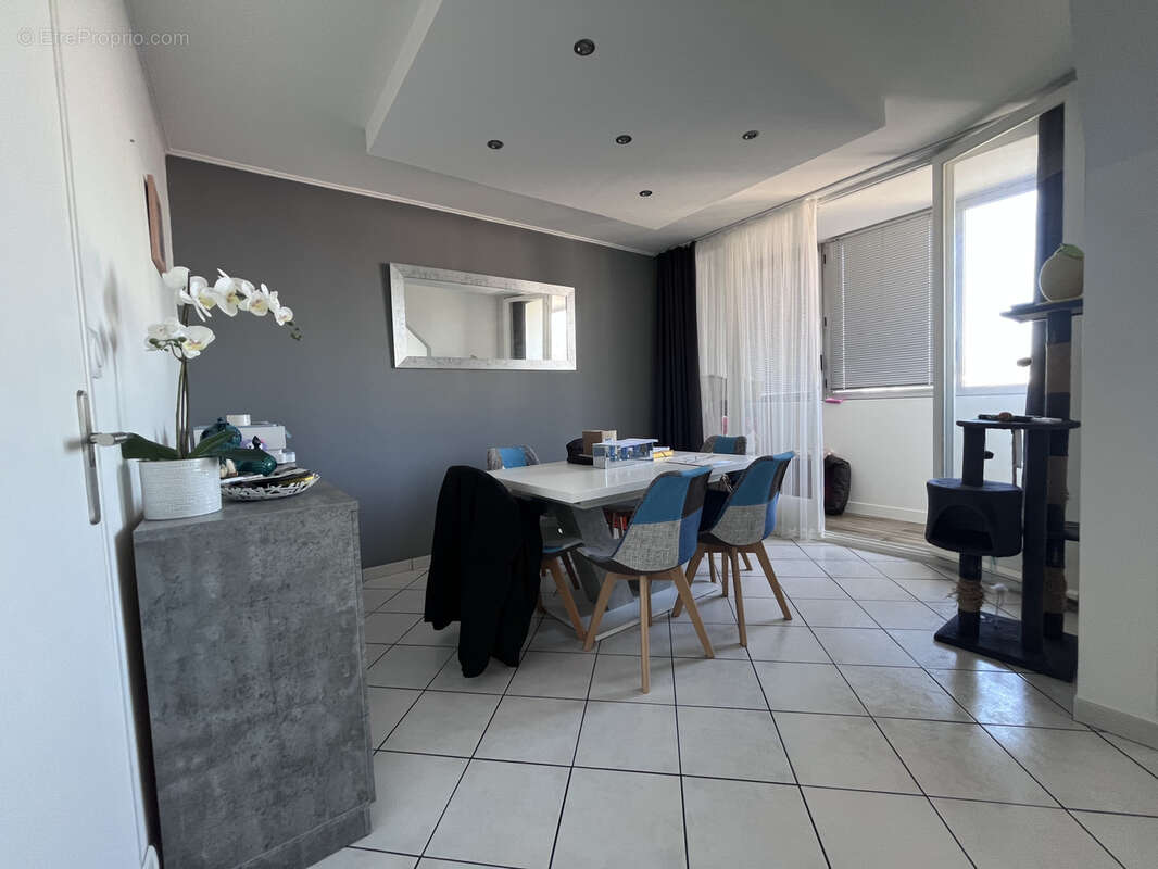 Appartement à SAINT-ETIENNE