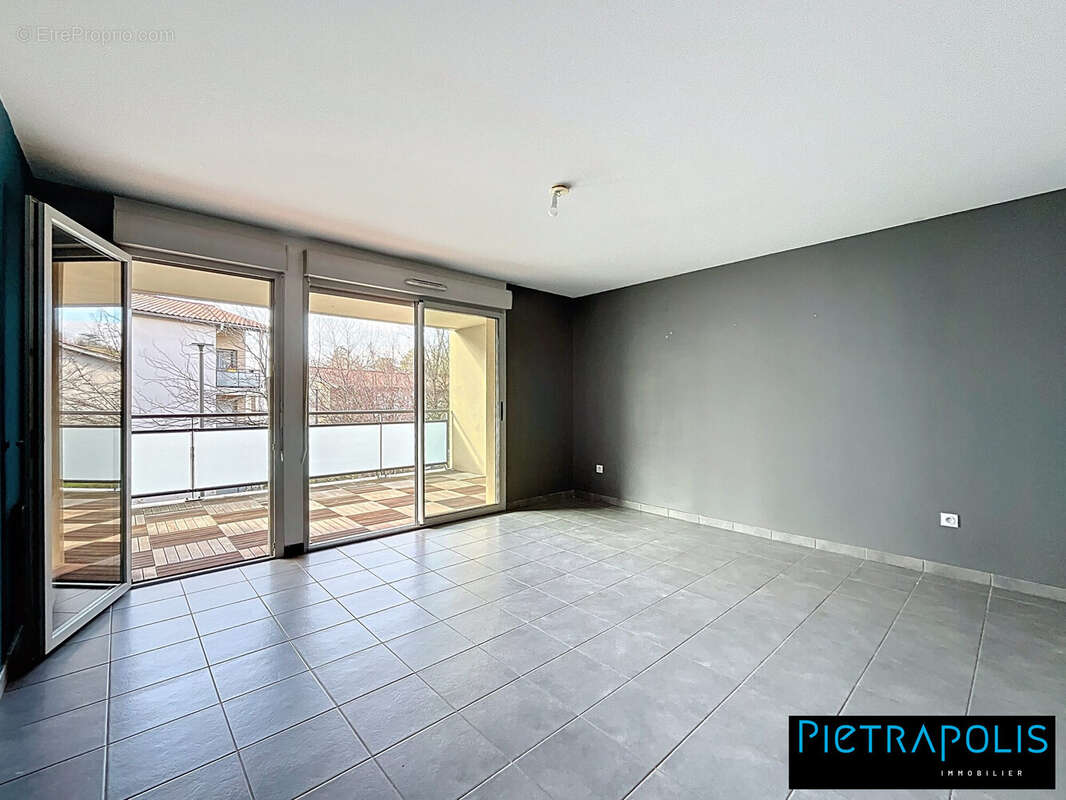 Appartement à SAINT-GENIS-LAVAL