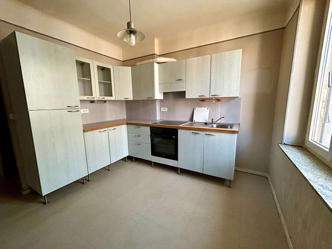 Appartement à CHARMES