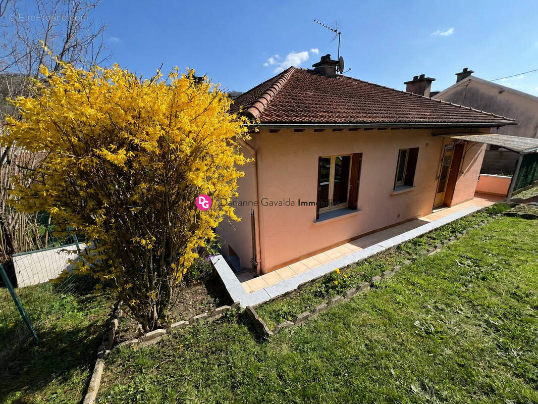 Maison à DECAZEVILLE
