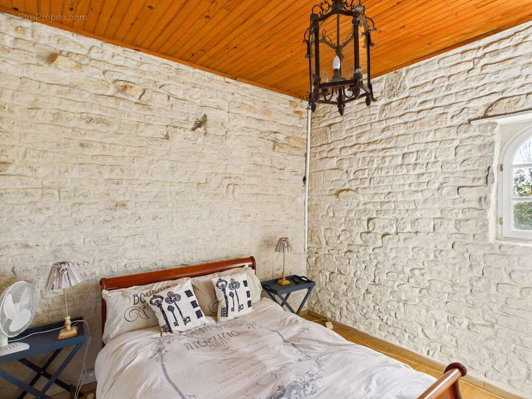 Superbe maison de cinq chambres dans un hameau très prisé de Charente - photo 15