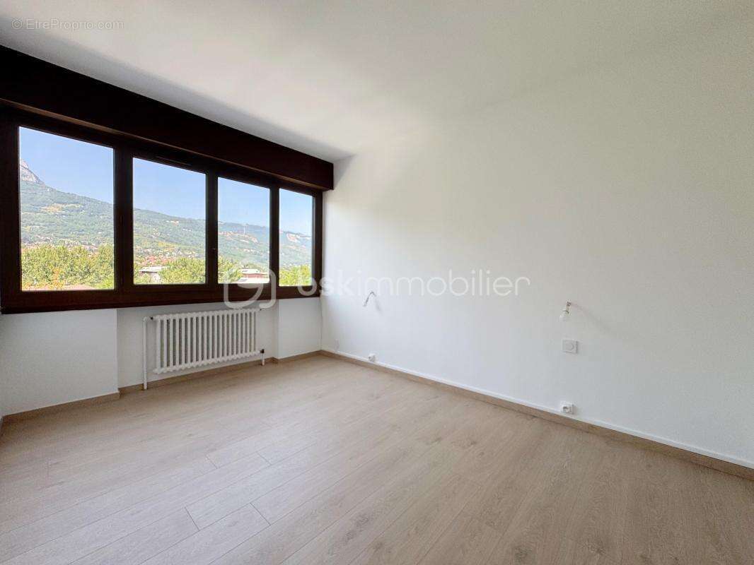 T4 traversant de 107,69 m², 3 chambres avec vue, rénové - photo 9