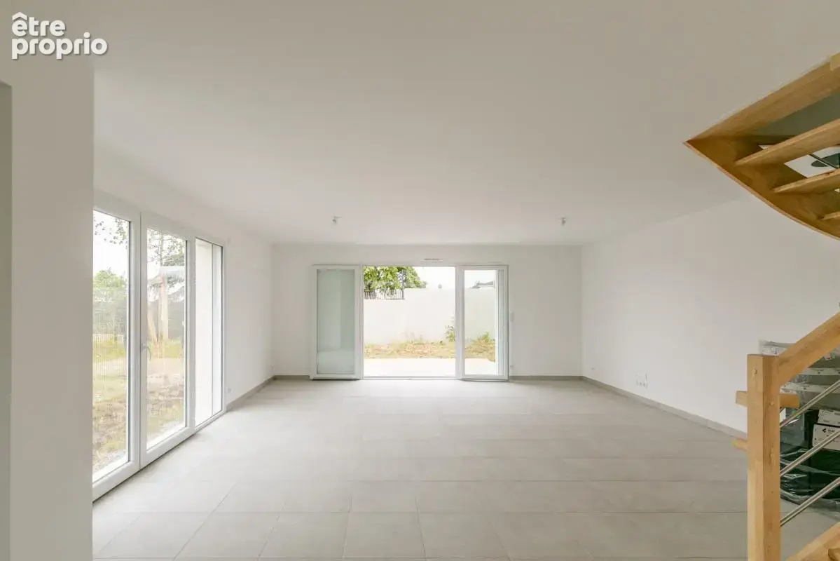 Maison avec jardin et garage - photo 5
