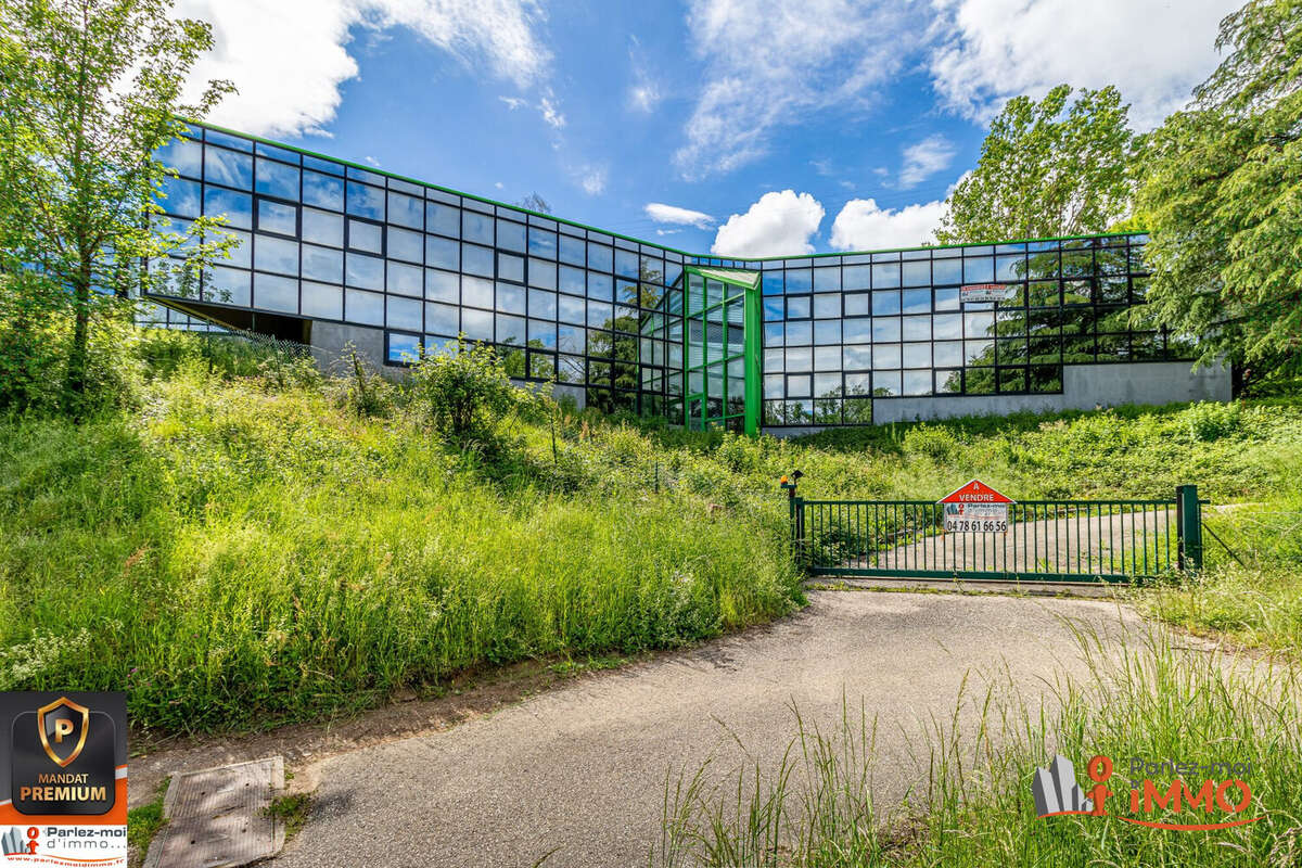 Commerce 760 m² à Brussieu  - photo 2