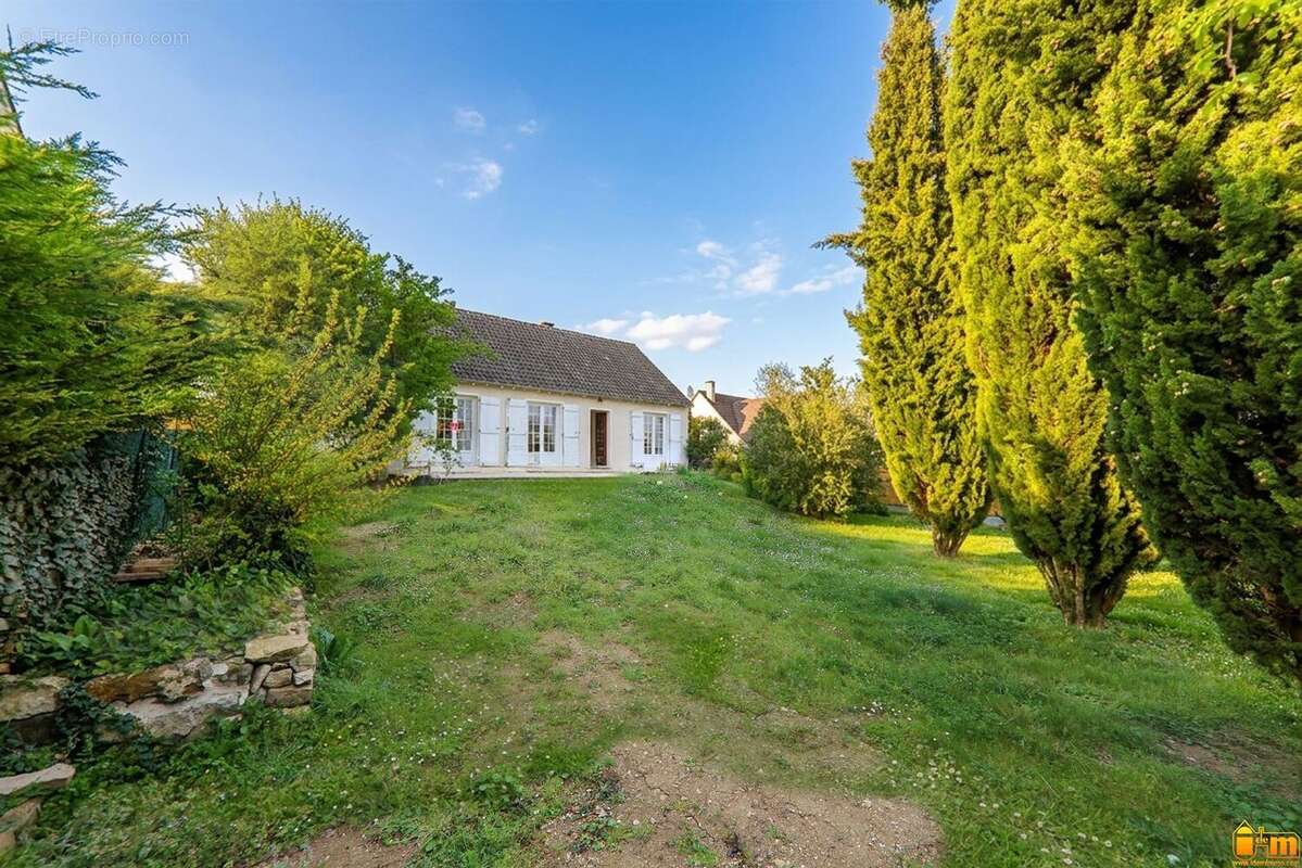 Maison à MEREVILLE