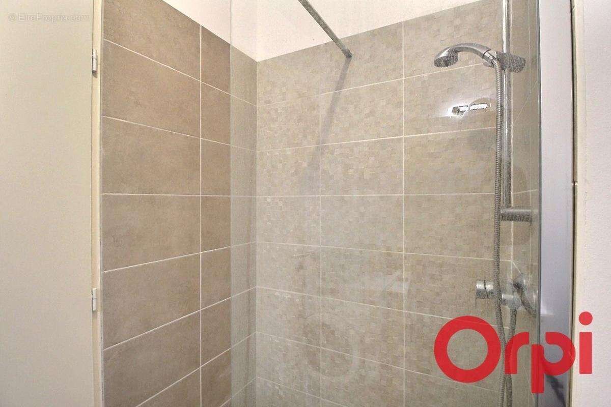 Appartement à MARSEILLE-2E