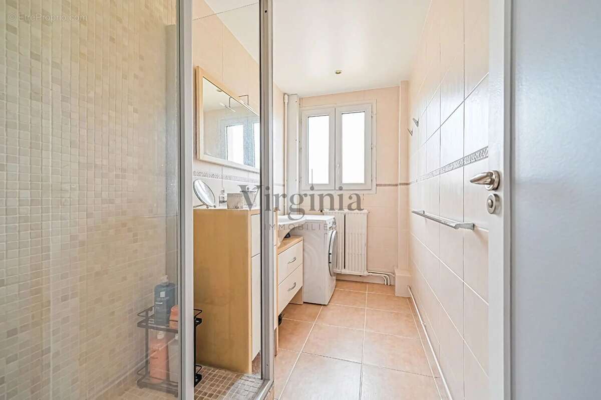 Appartement à CHARENTON-LE-PONT