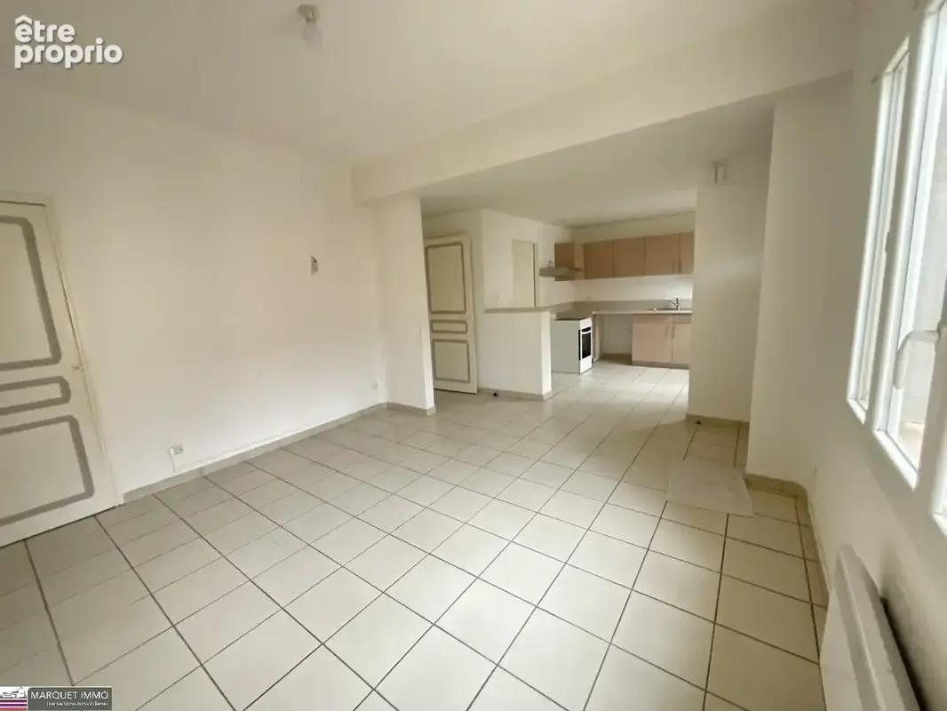 Une opportunité rare sur Béziers - Font-Neuve !!! Cette agréable villa T3 de plain-pied offrant 60 m² habitables, construite en  - photo 2