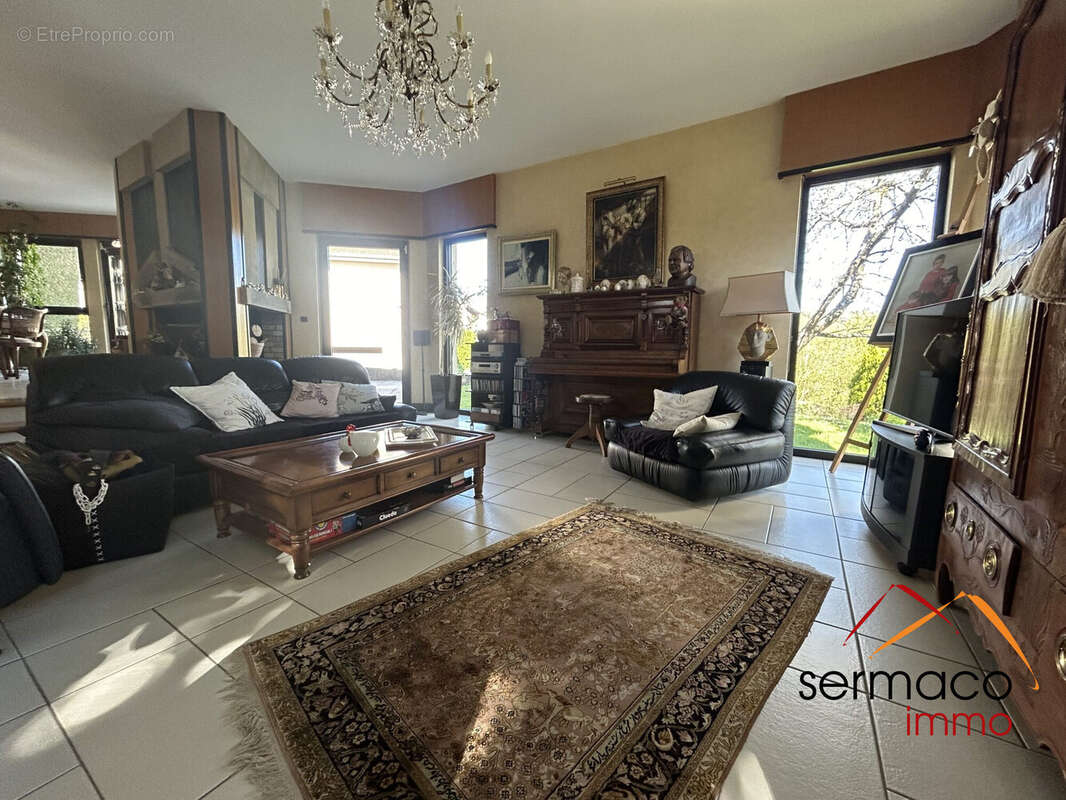 Salon - Maison à SARREGUEMINES