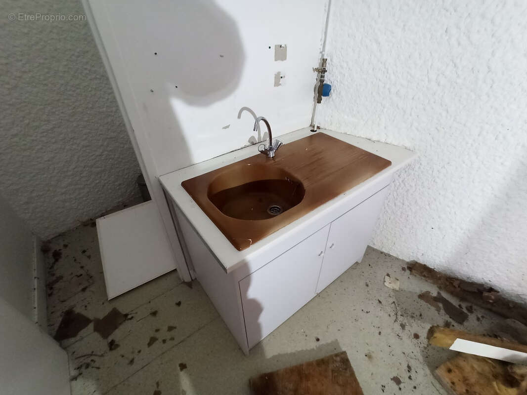 Commerce à SAINT-JUNIEN