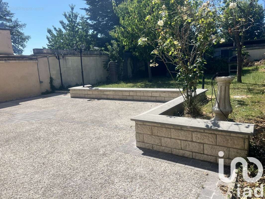 Photo 2 - Maison à CHELLES