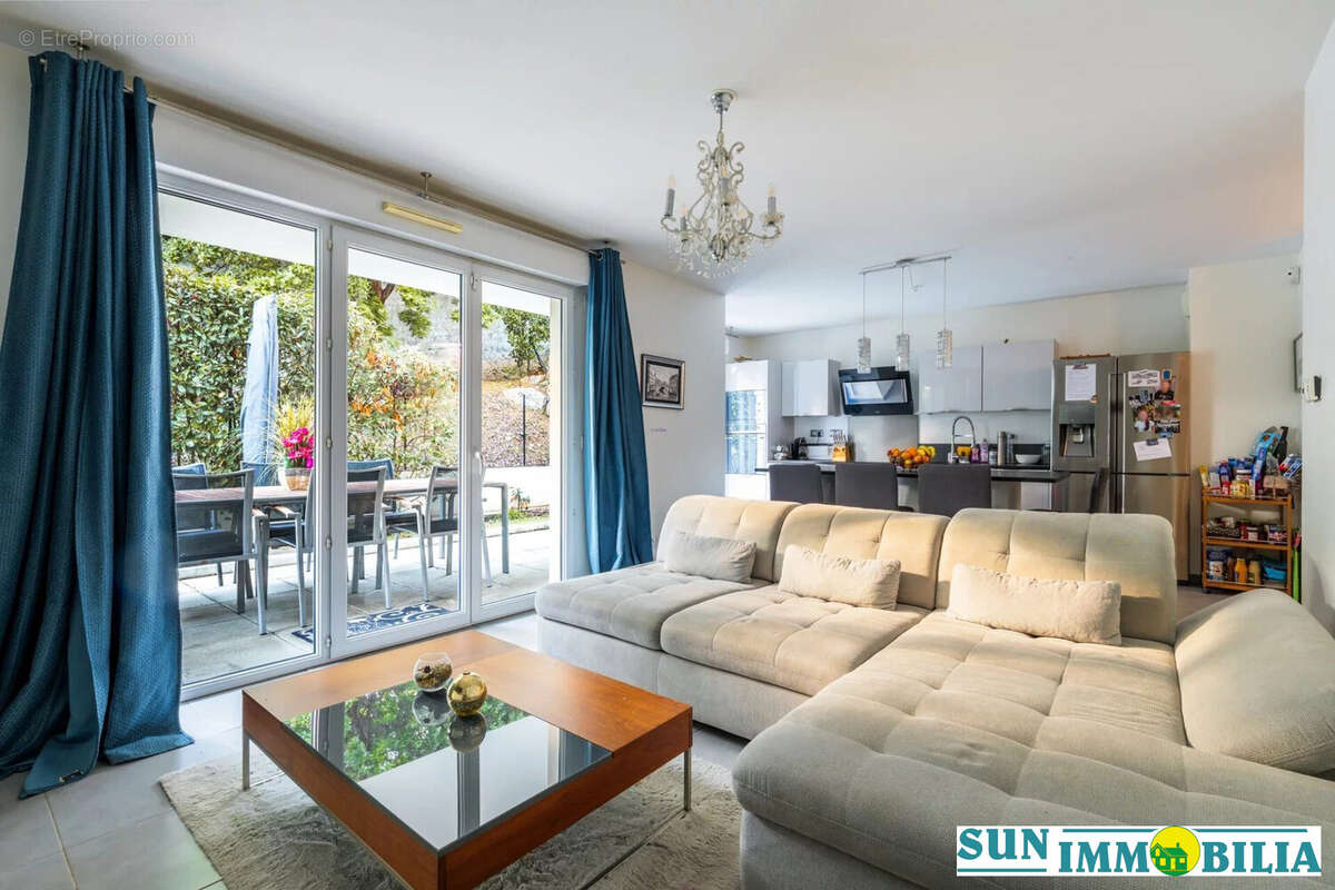 Appartement à SAINT-LAURENT-DU-VAR