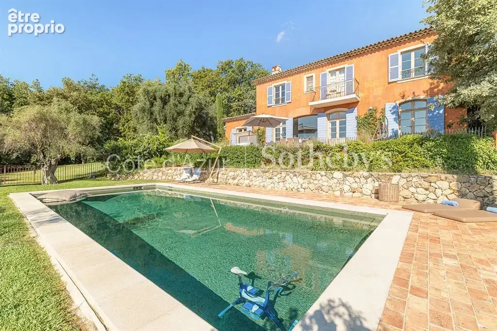 Vence bastide néo provençale avec vue mer, piscine chauffée et jardin paysager de 4 300 m² - photo 2