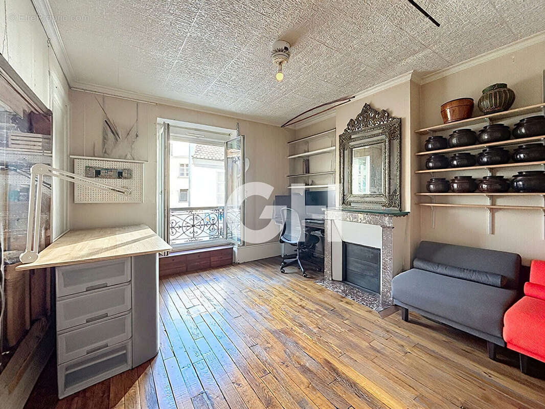 Appartement à PARIS-20E