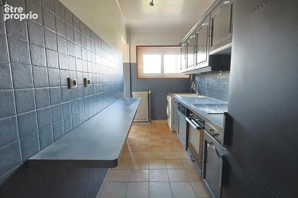 Antibes – Appartement traversant 3/4 pièces en étage élevé, vue mer et verdure - photo 6
