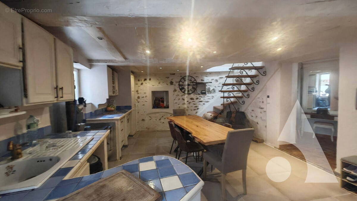 Maison à ROQUEBRUNE-SUR-ARGENS