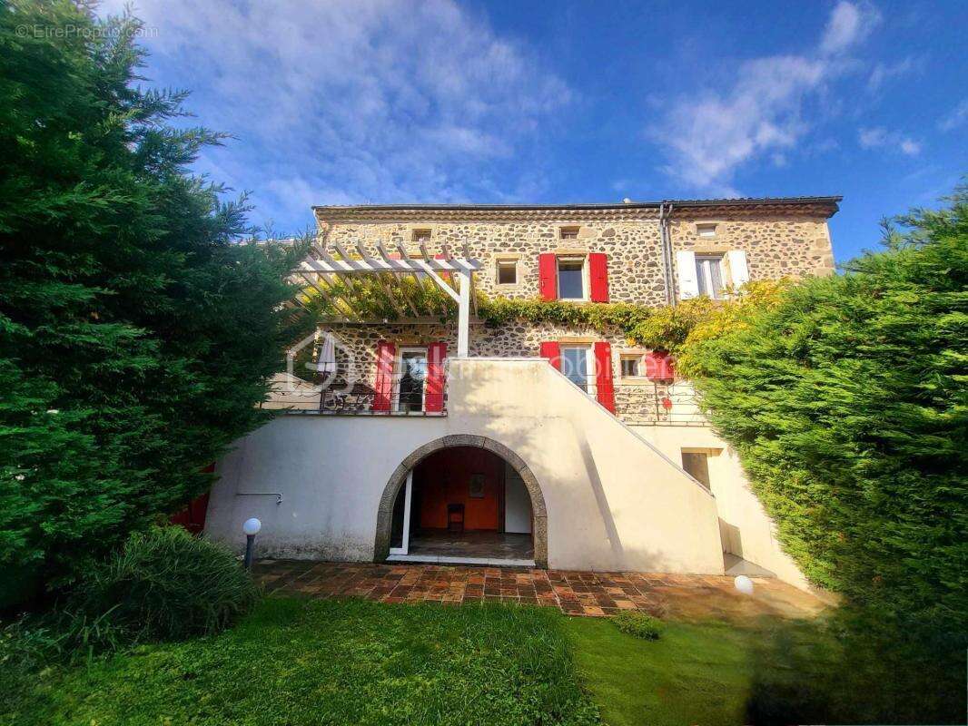 Maison de caractère de 243 m² à Privas - photo 2