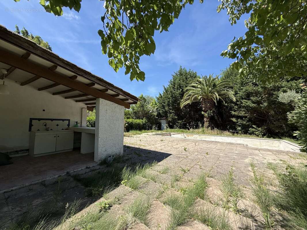 Maison à MONTELIMAR