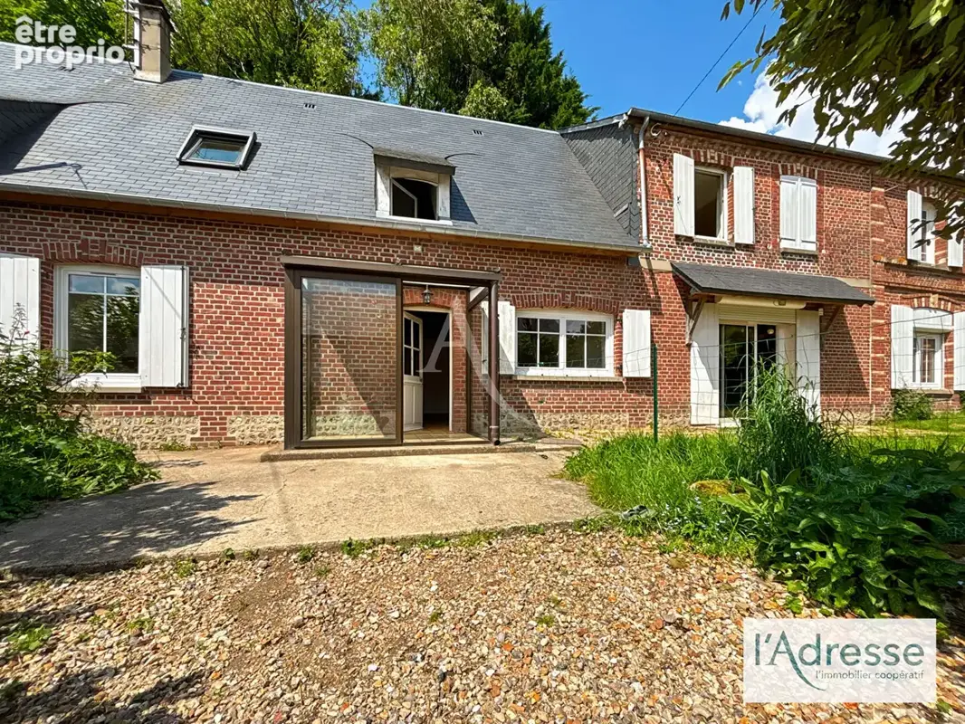 Corps de ferme avec 8000 m2 - photo 2