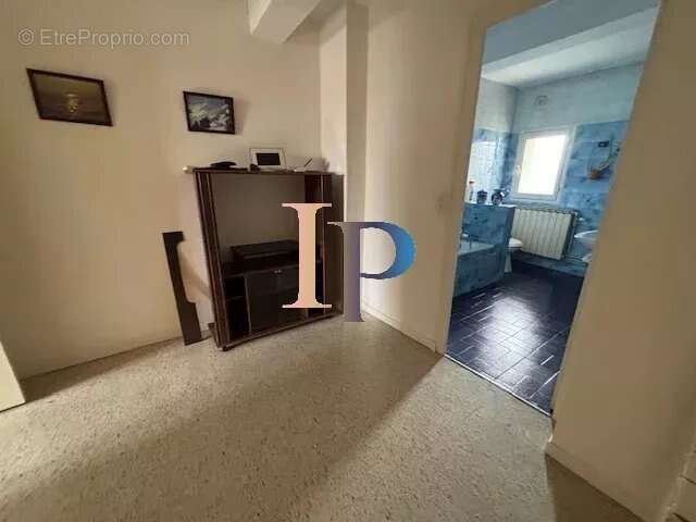 Maison à POUILLY-SOUS-CHARLIEU