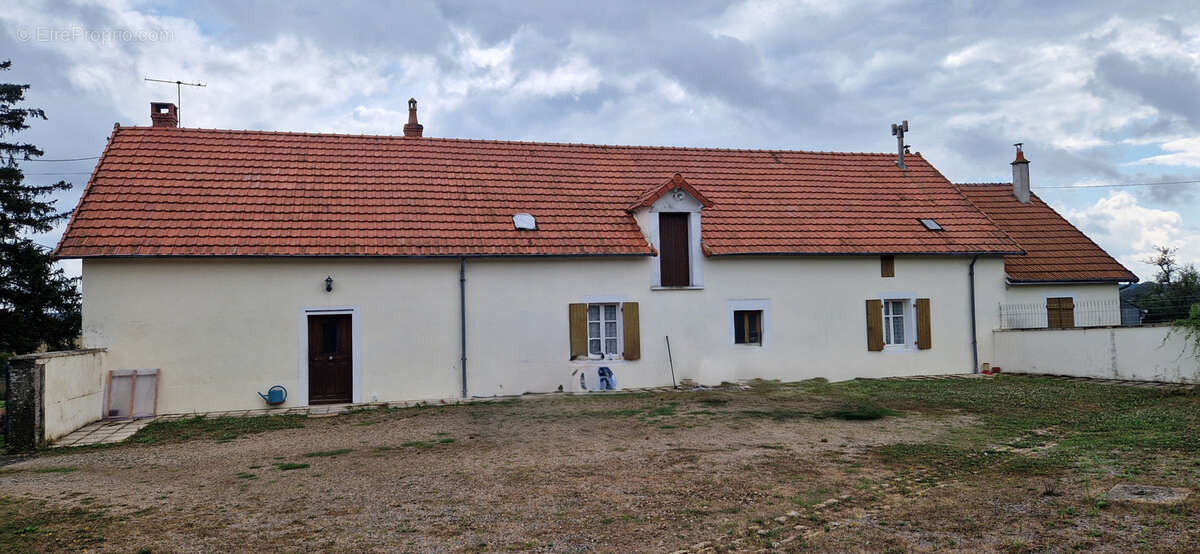 Corps de ferme sur 1,8 hectares ! - photo 17