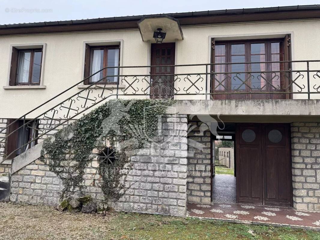 Maison à BELLEVILLE-SUR-MEUSE